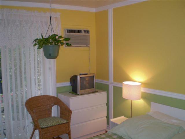 Oasis Du Vieux Longueuil Bed & Breakfast Room photo